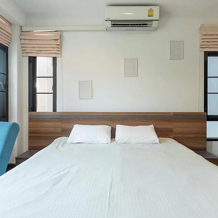 Loft Style Townhouse Near Old City Chiang Mai Bagian luar foto