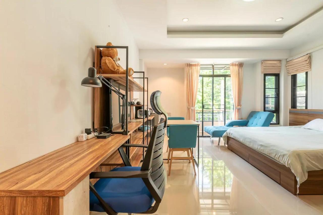 Loft Style Townhouse Near Old City Chiang Mai Bagian luar foto