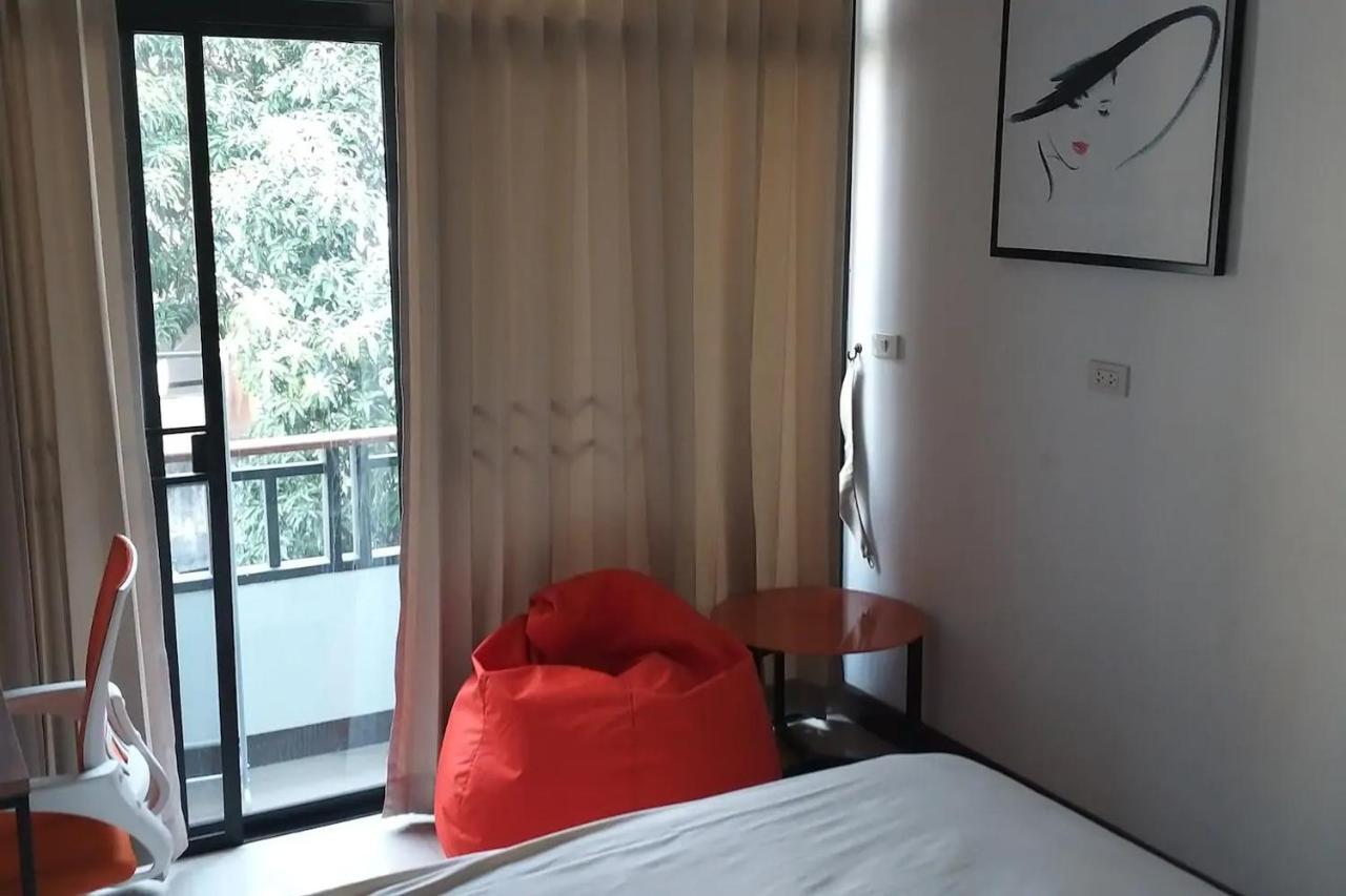 Loft Style Townhouse Near Old City Chiang Mai Bagian luar foto