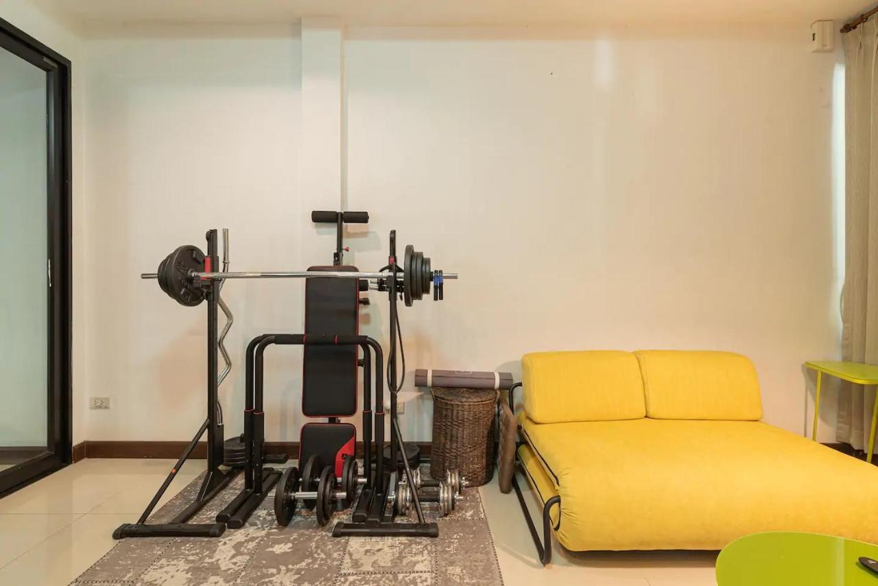 Loft Style Townhouse Near Old City Chiang Mai Bagian luar foto