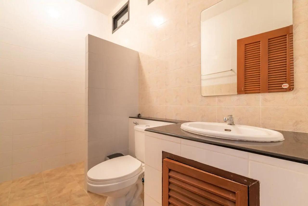 Loft Style Townhouse Near Old City Chiang Mai Bagian luar foto